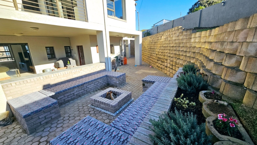 5 Bedroom Property for Sale in Dana Bay Western Cape